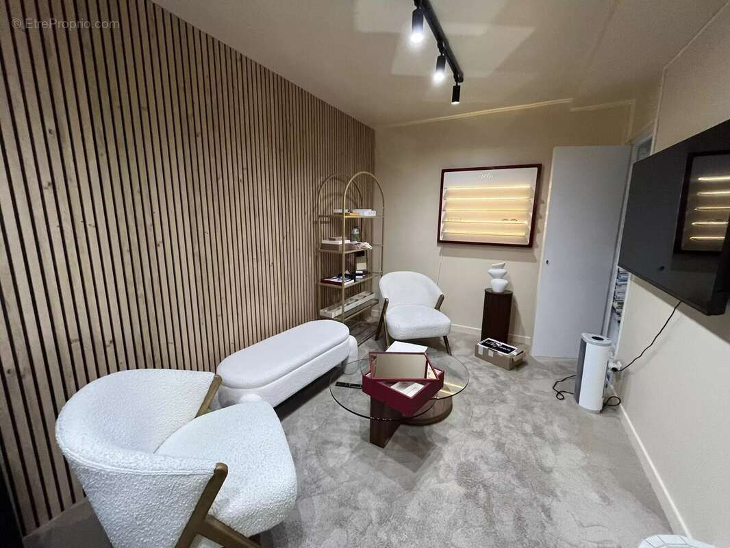 Commerce à PARIS-17E