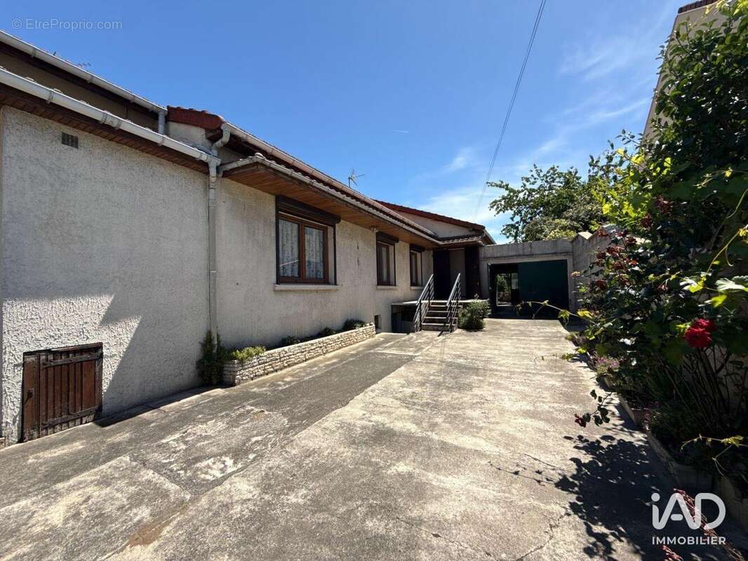 Maison 91 m² à Drancy  - photo 2