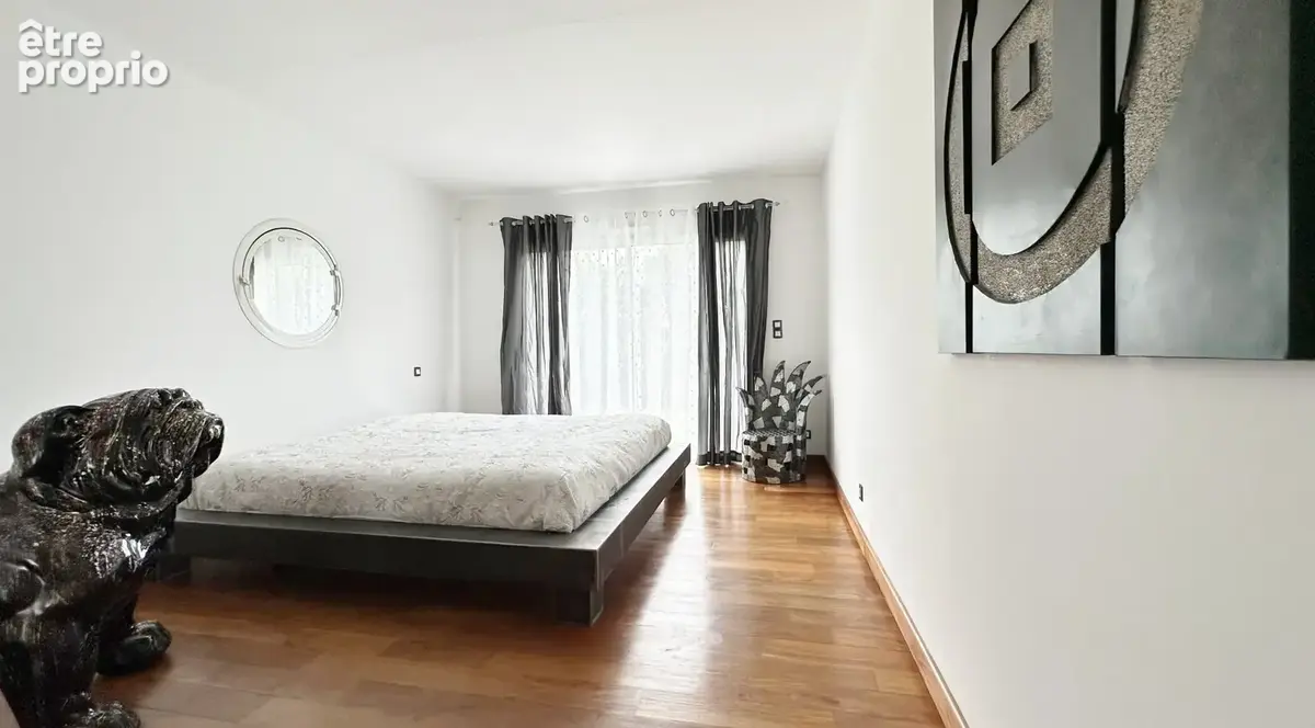 Lieu exceptionnel pour cette villa d'architecte de type 7 pièces de 266 m2 avec piscine - photo 17