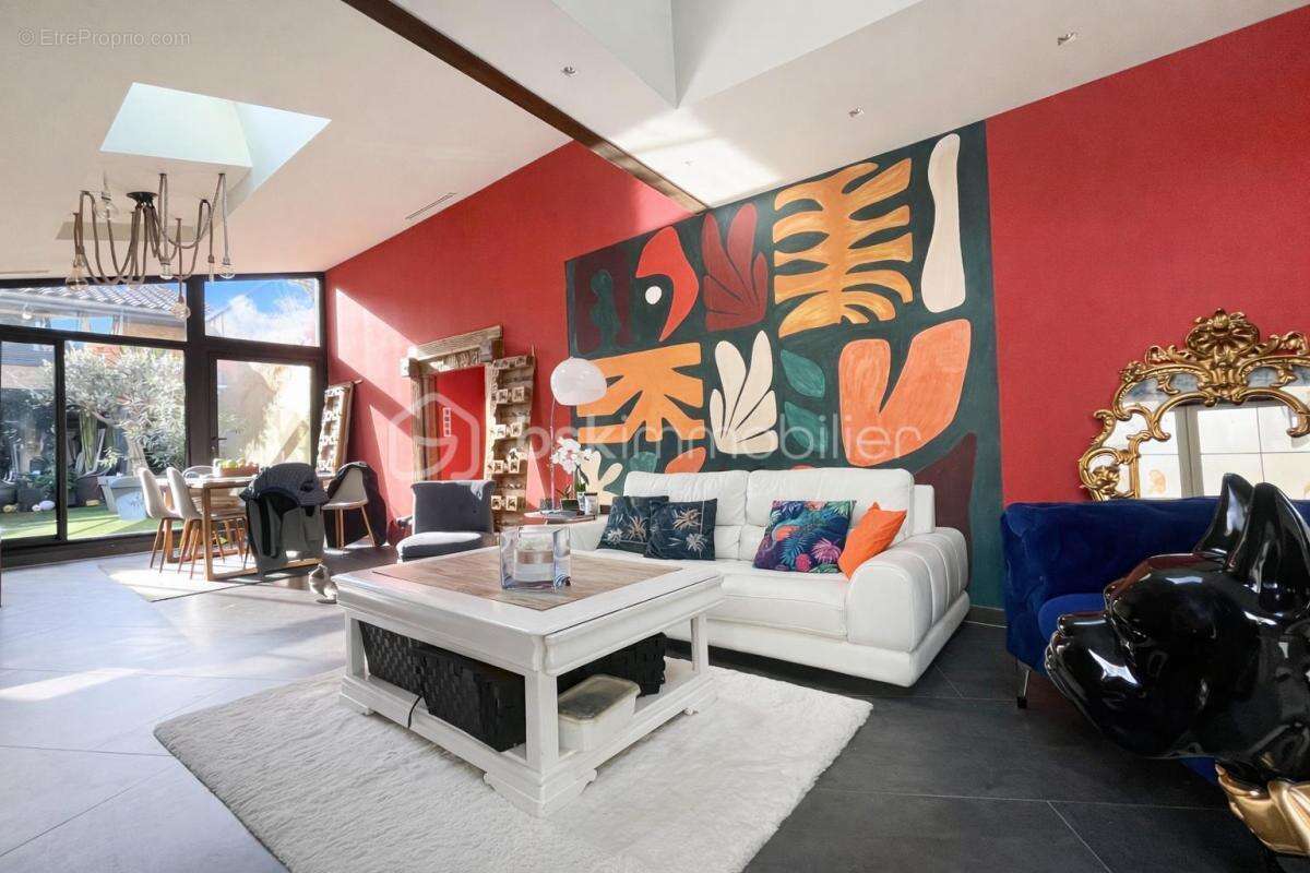 EXCLUSIVITÉ – Appartement d’exception avec Patio de 100m² – Hyper Centre de Villefranche-sur-Saône - photo 4