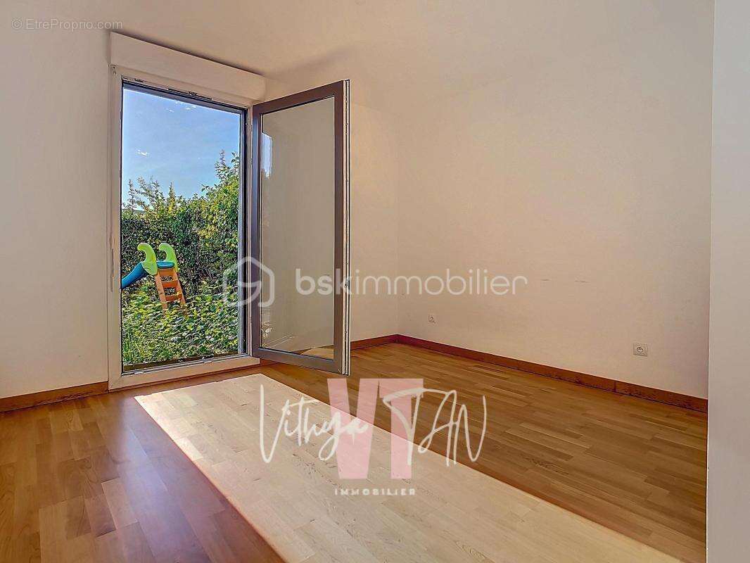 Appartement à BUSSY-SAINT-GEORGES