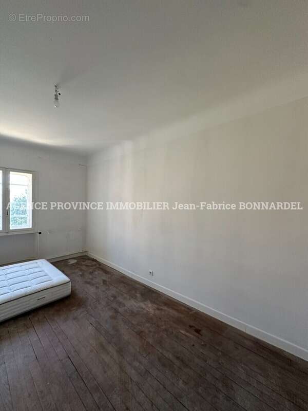 Maison 356 m² à Grignan  - photo 13