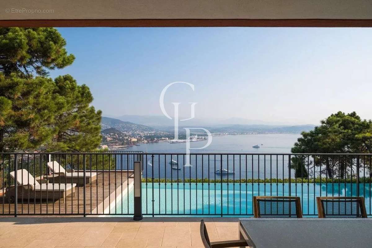 Maison à THEOULE-SUR-MER