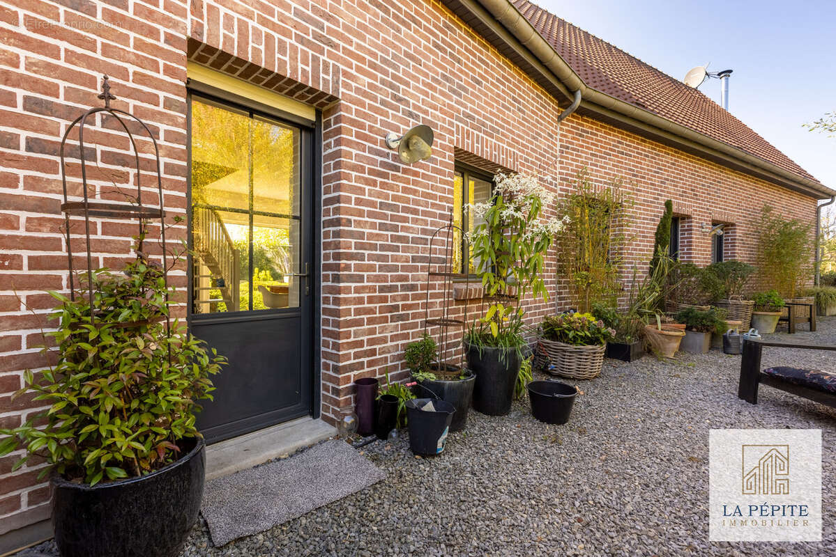 Maison à COUTICHES