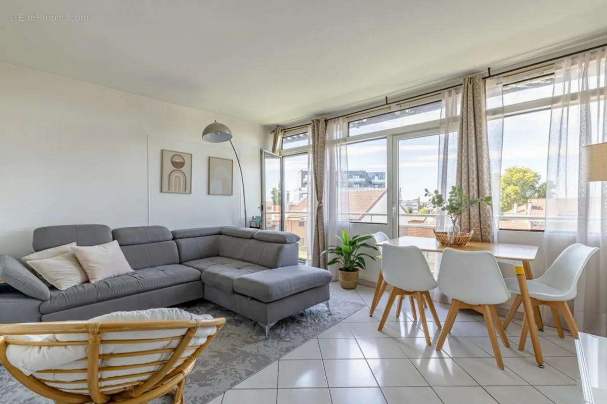 Appartement à LIVRY-GARGAN