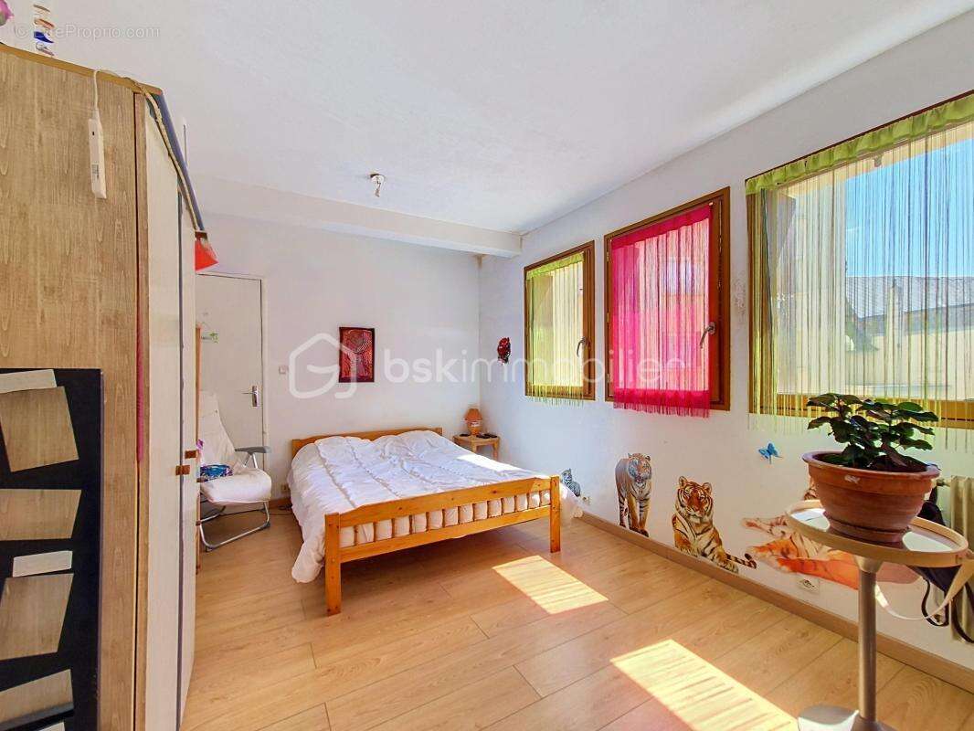 Appartement F3 vendu loué, en plein centre de Pont-Audemer ! - photo 5