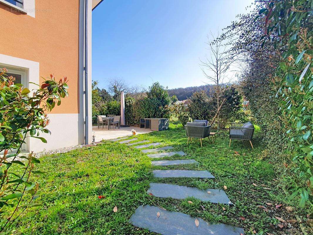 Maison à SEREZIN-DU-RHONE