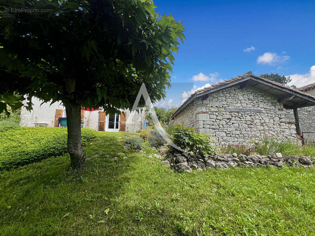 EXCLUSIF ... Maison en pierre - photo 3