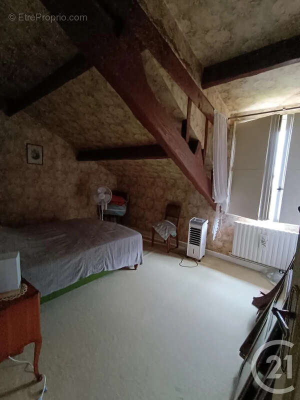 Maison à COUTRAS