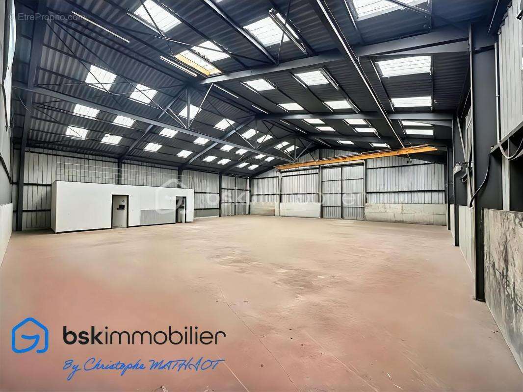 Bâtiment industriel de 1 700 m² sur terrain de 6 230 m² – Nombreuses possibilités d’exploitation ! - photo 6