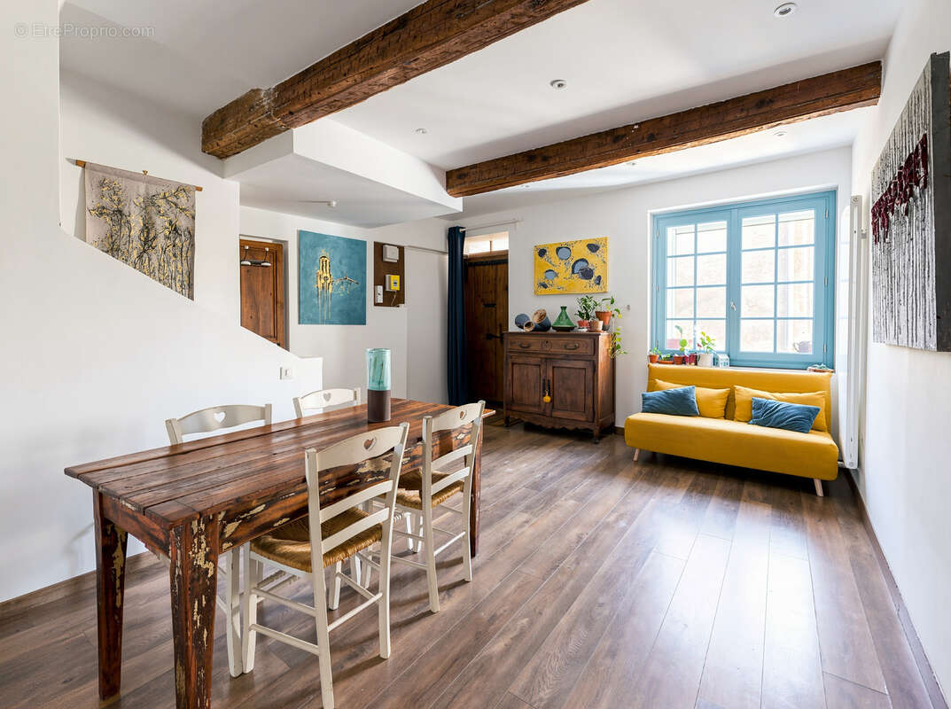 Maison de 115m2 avec garage, terrasse et cave. - photo 3