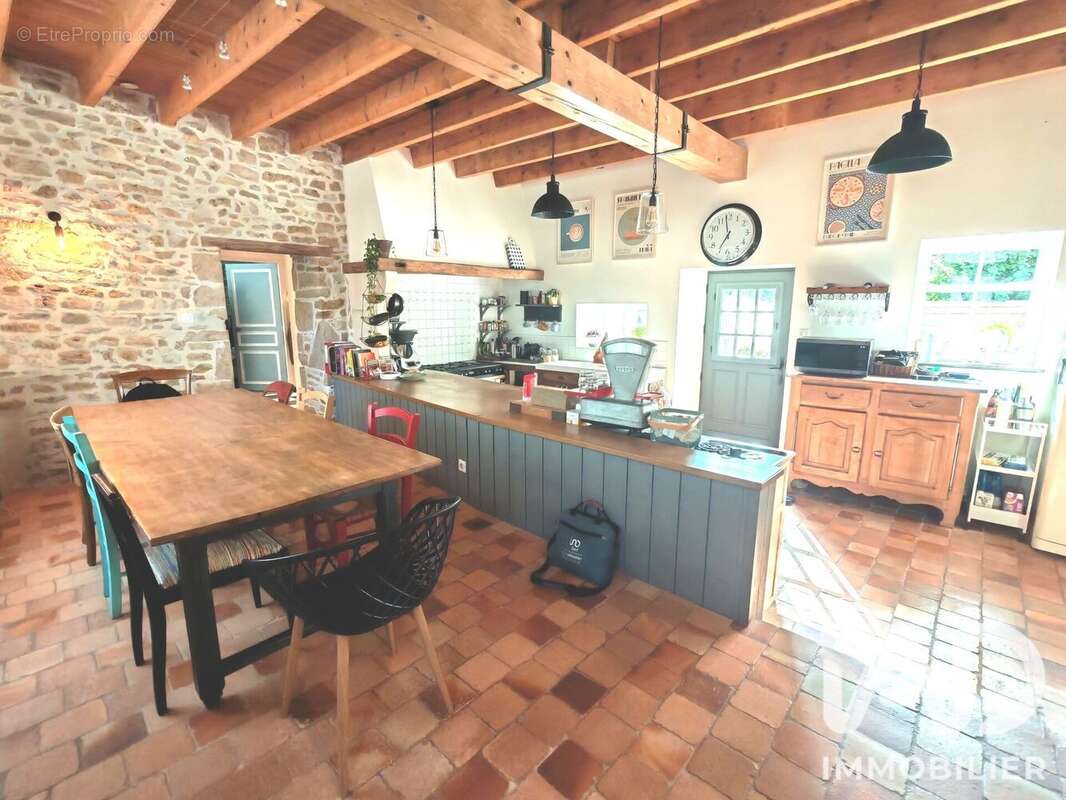 Maison 139 m² à Saint-Juire-Champgillon  - photo 7