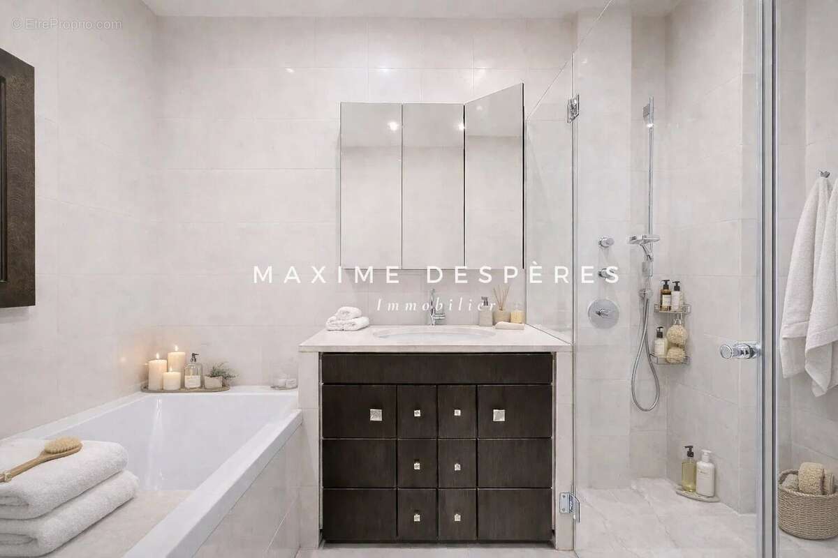 Appartement à NEUILLY-SUR-SEINE