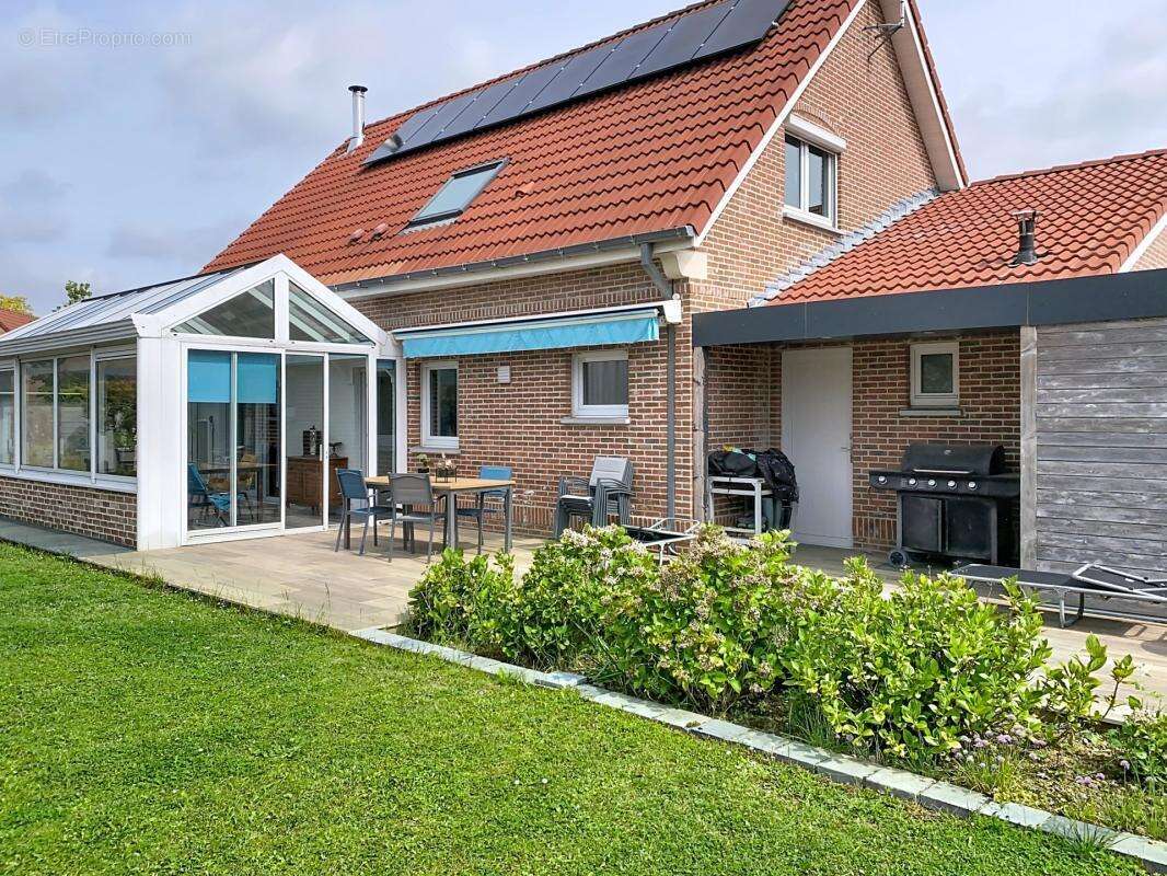 Maison à LA CHAPELLE-D'ARMENTIERES