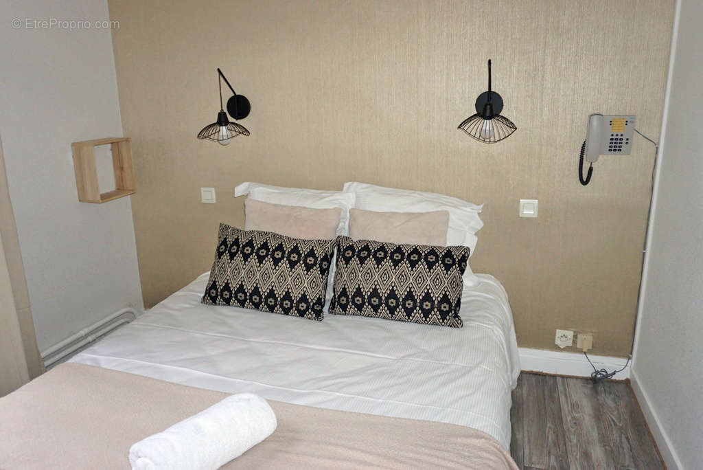 Commerce à PARAY-LE-MONIAL