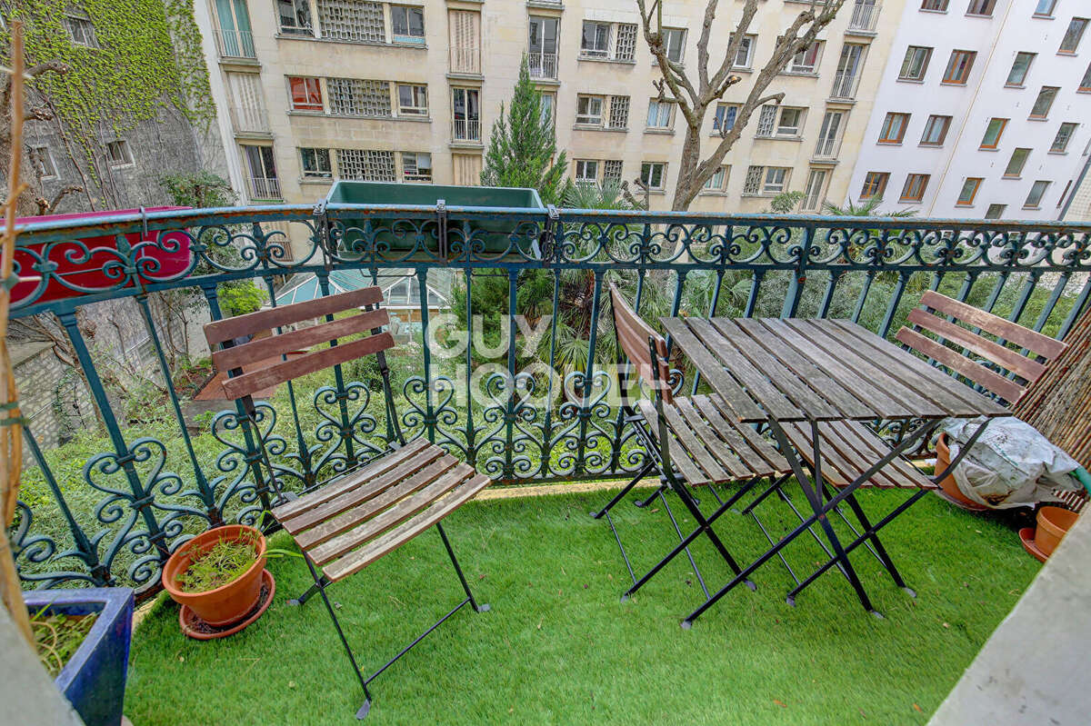 Appartement à PARIS-16E