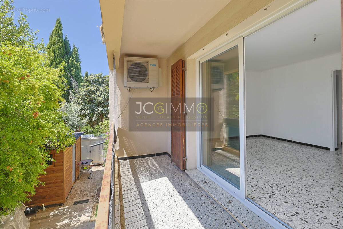 Appartement à HYERES