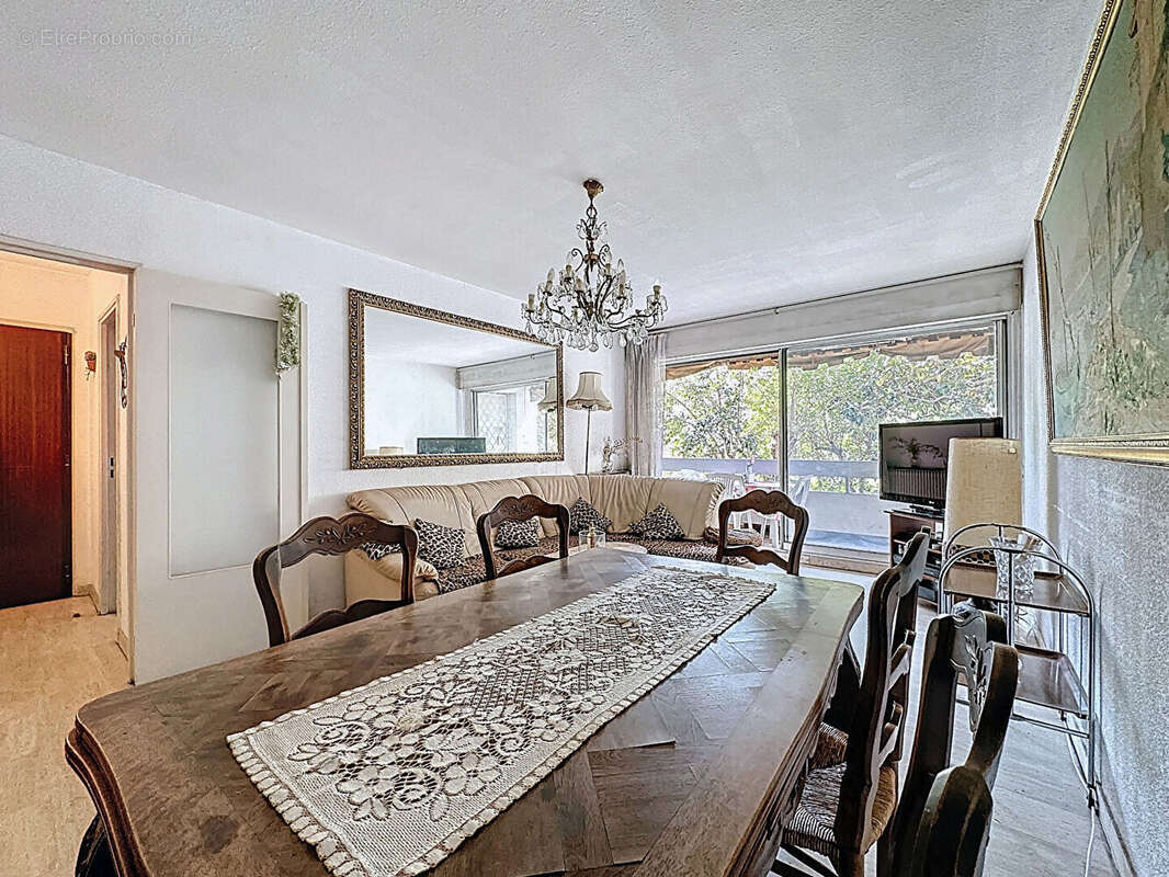 Appartement à MARSEILLE-4E