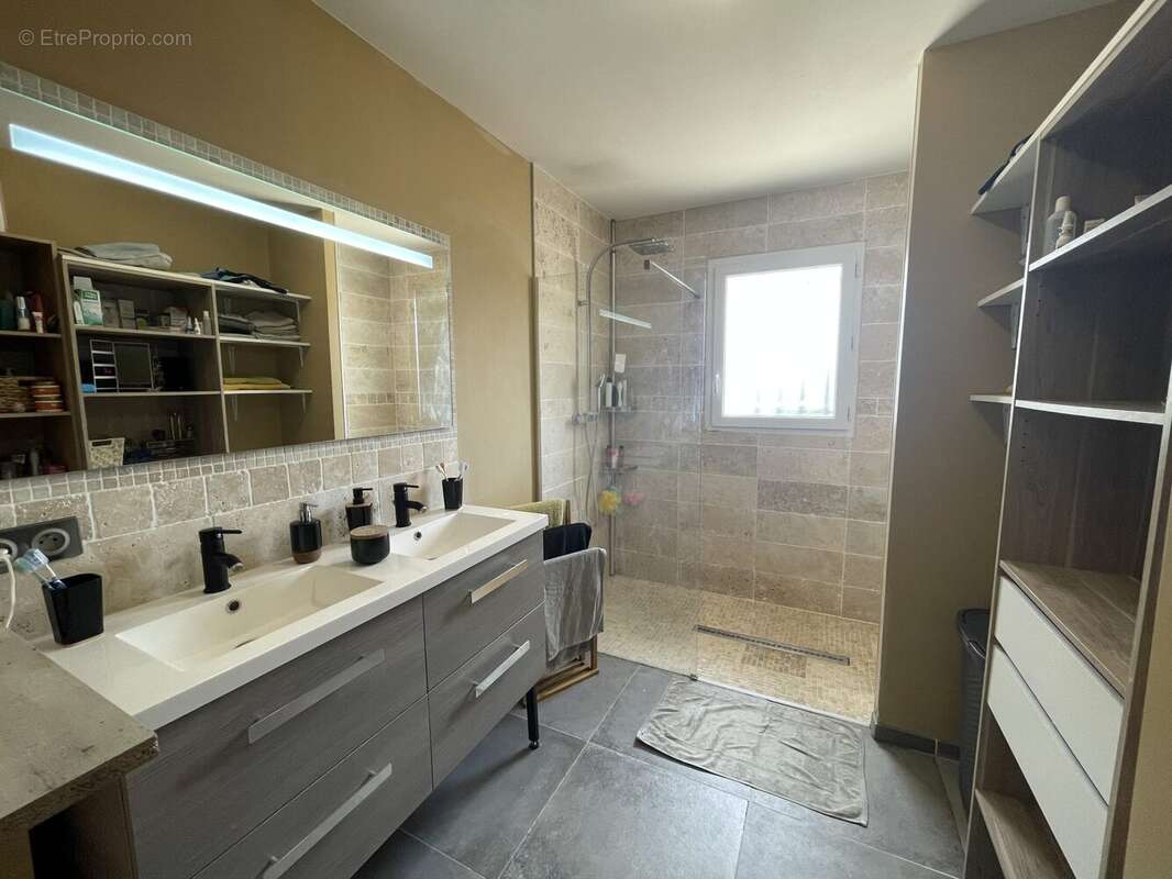 Maison à SAINT-DOULCHARD