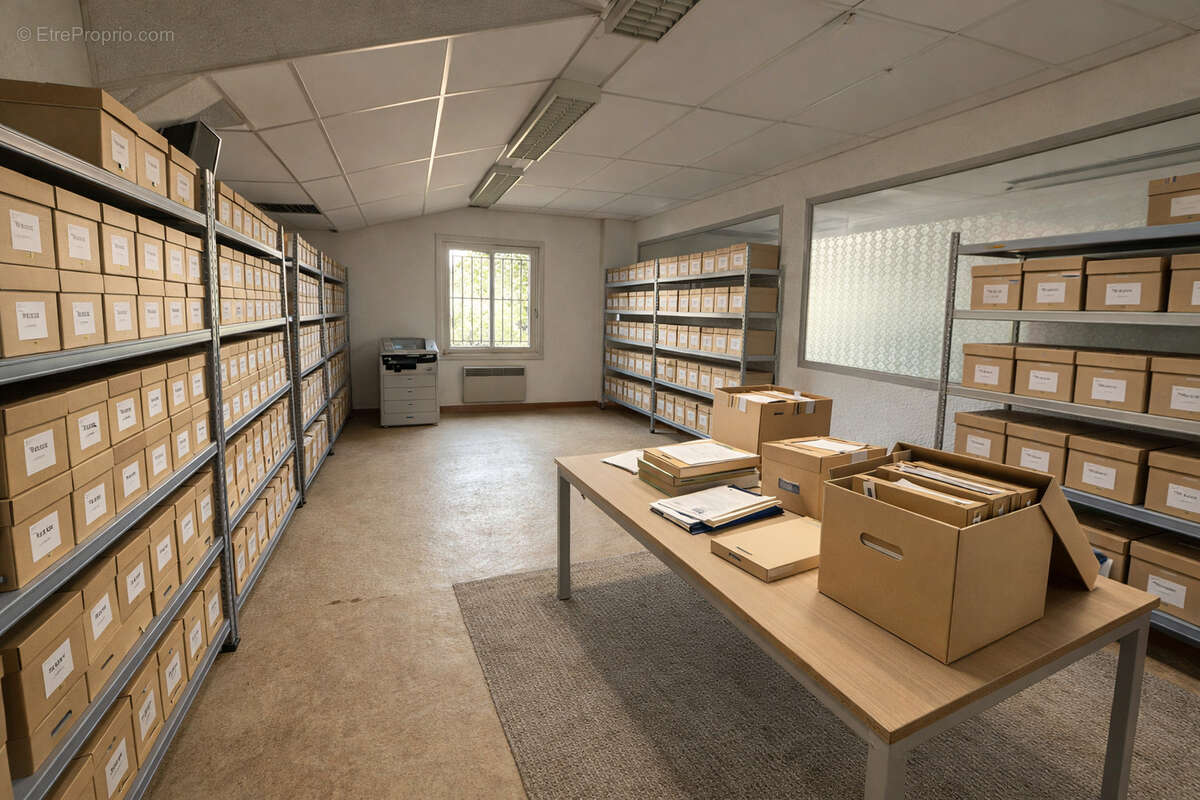 Commerce à PIERRELATTE