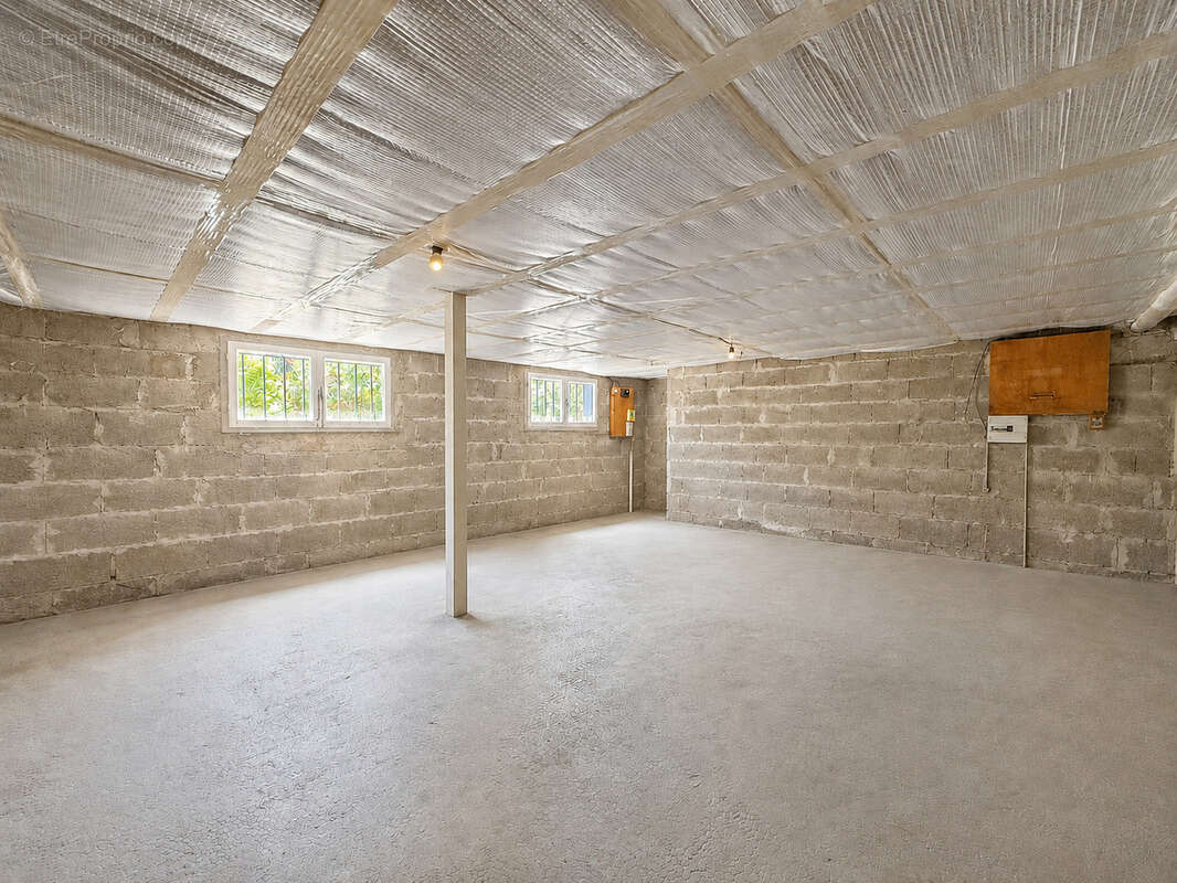 Villa traditionnelle 186 m2 habitables sur 962 m2 de terrain avec garage à Saint-Clair-Du-Rhône - photo 20