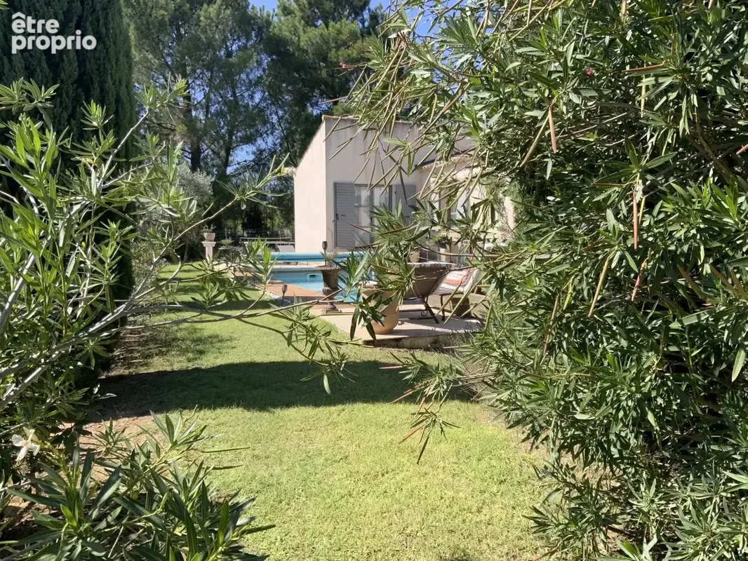 Villa de plain de pied de 155 m2 avec piscine. - photo 10