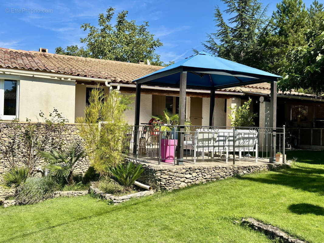 Maison à MALAUCENE