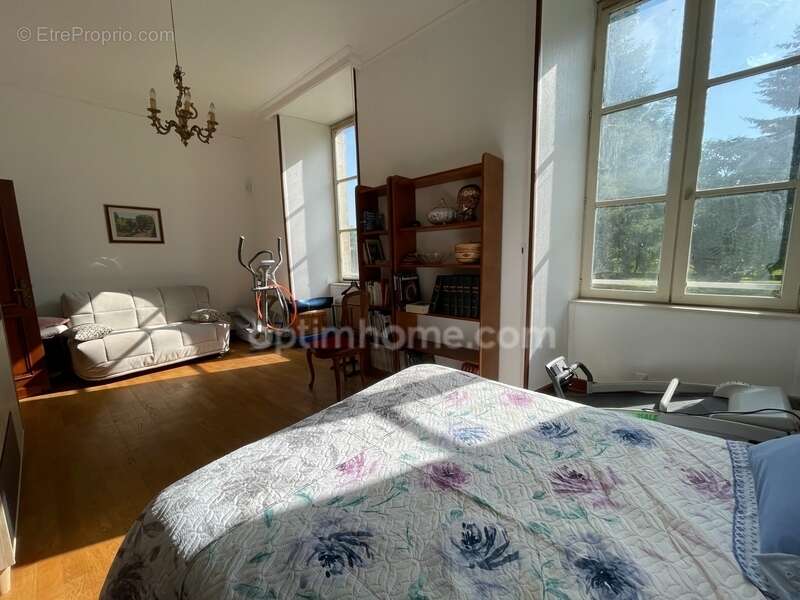 Appartement à SAINT-YRIEIX-LA-PERCHE