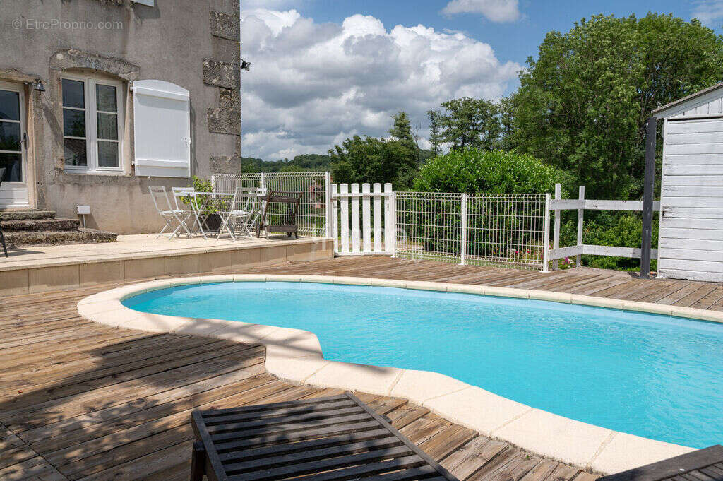Maison à CHARMOIS-L'ORGUEILLEUX