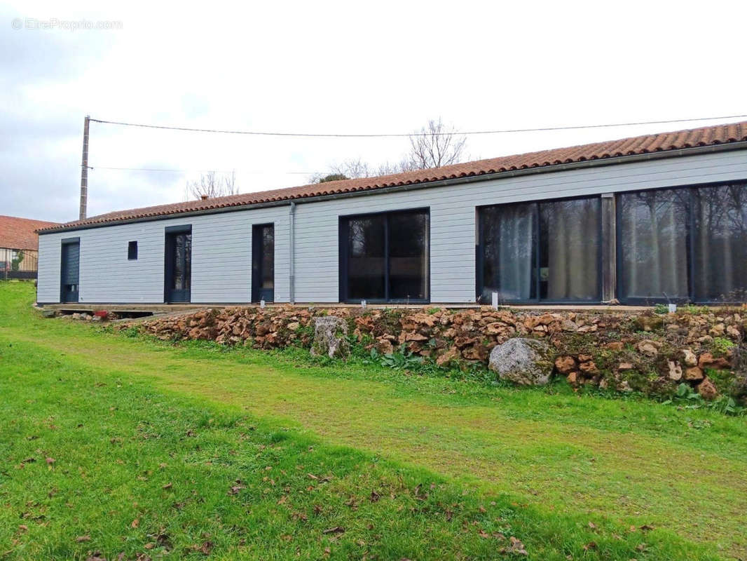 2N HOUSE - Maison à LE VIGEANT