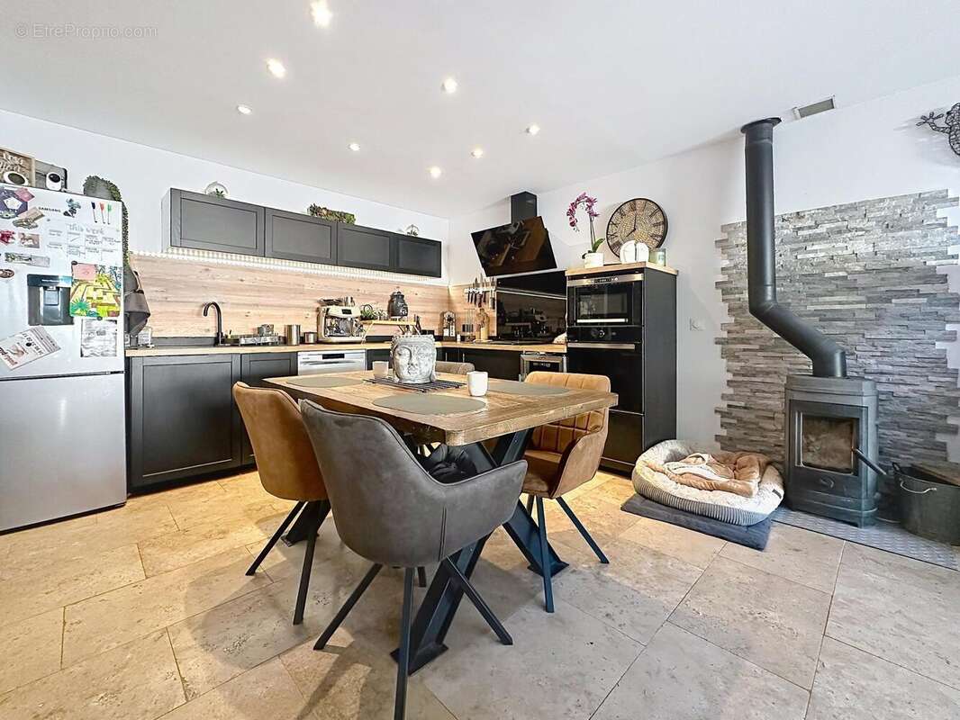 Photo 9 - Maison à ENTRAIGUES-SUR-LA-SORGUE