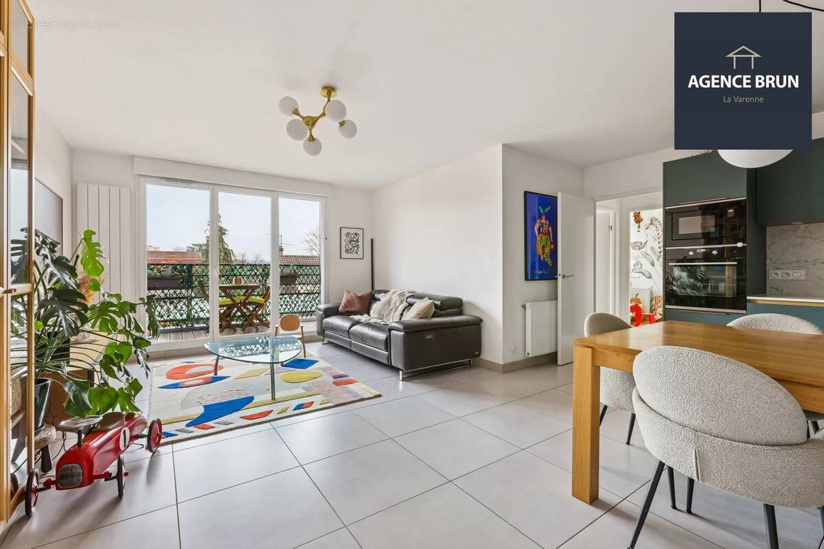 Appartement à SAINT-MAUR-DES-FOSSES