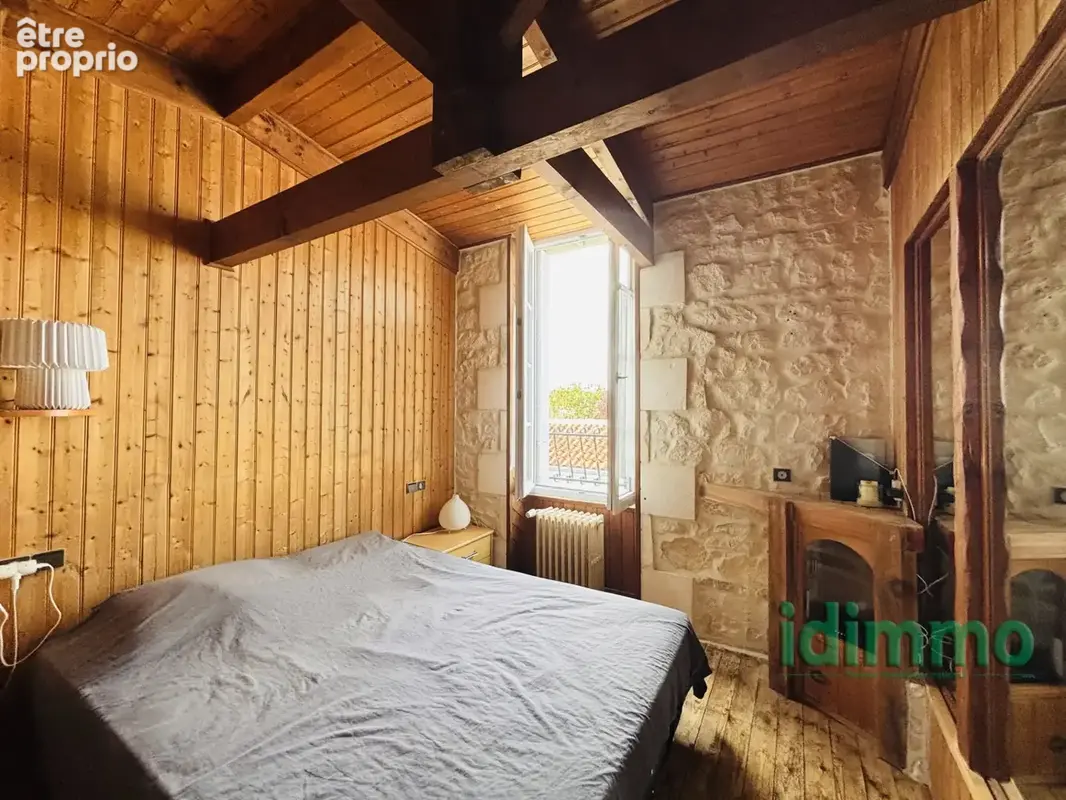 Maison ancienne en pierre en bon etat general de 90 m2 sur un terrain clos de 148 m2. 5 mn de la gare et du v - photo 11