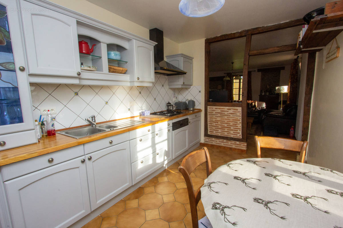 Maison de caractère avec gîte dépendances et vues sur 4 Ha - photo 12