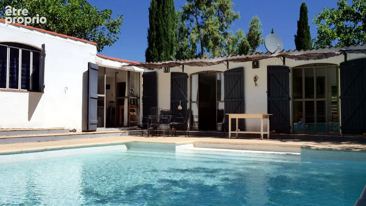 VILLECROZE,   propriété sur 4.2 hectares, bastide de charme, poolhouse, piscine, bassin, cabanon et oliveraie. - photo 14