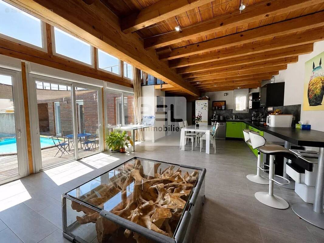 VEDENE maison contemporaine ossature bois avec terrasses et piscine - photo 1