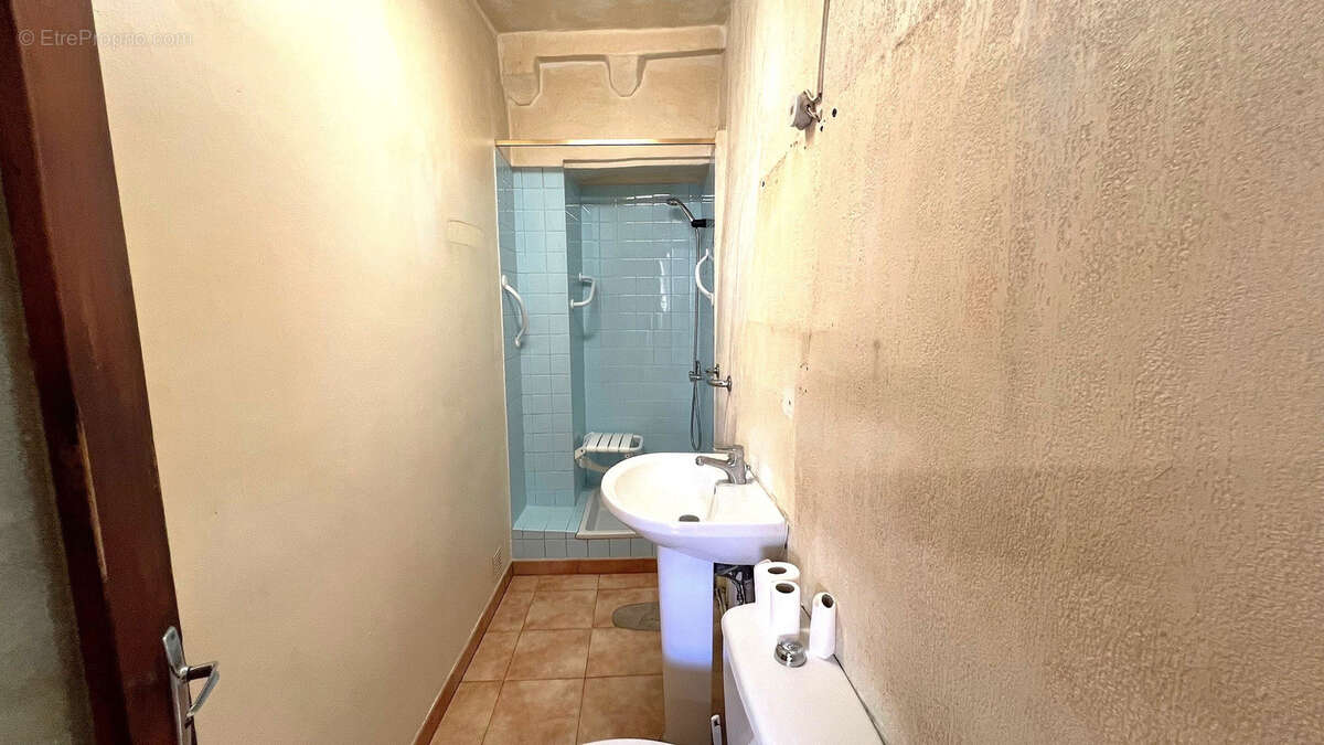 Appartement à SAINT-LAURENT-DU-VAR