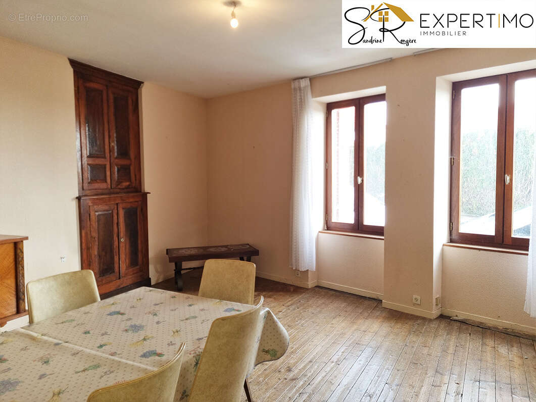 Maison à BUXIERES-SOUS-MONTAIGUT