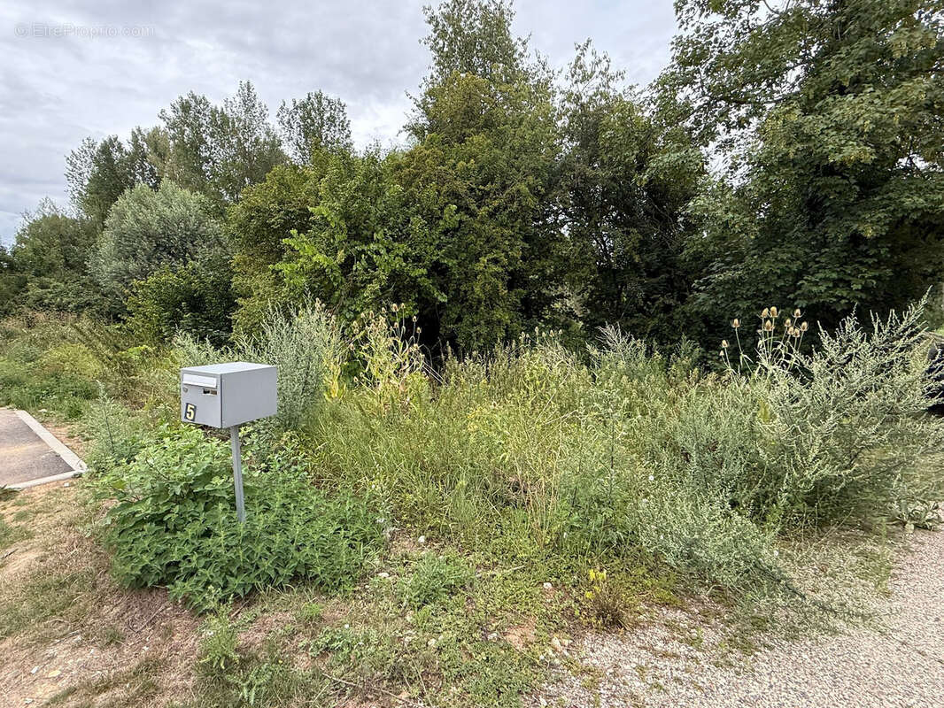 Terrain à ORMOY-LA-RIVIERE