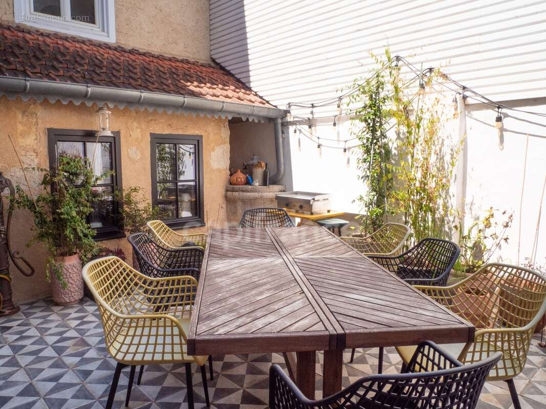 Demeure d'exception au coeur de l'ancienne rue Royale, 6 pièces, 290 m2 avec petit patio  (32) - photo 43