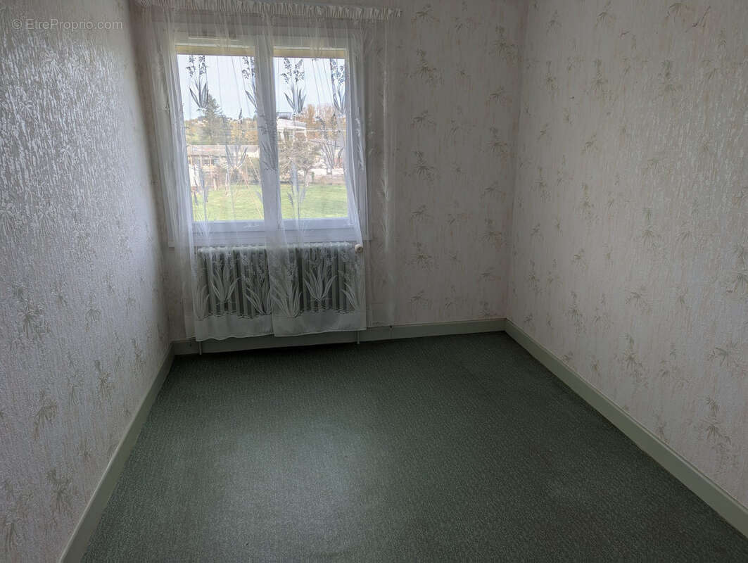 Maison à MONTGIVRAY