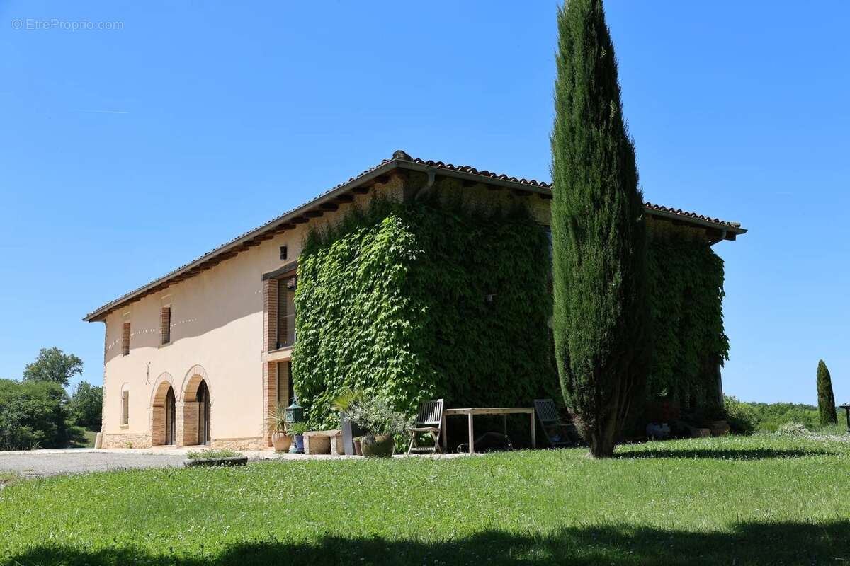 Maison à MONCLAR-DE-QUERCY