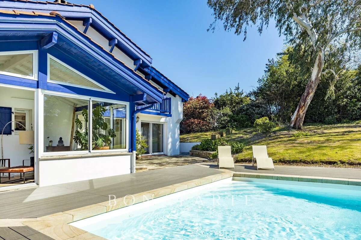 Saint-jean-de-luz - propriete avec piscine et annexe - photo 21