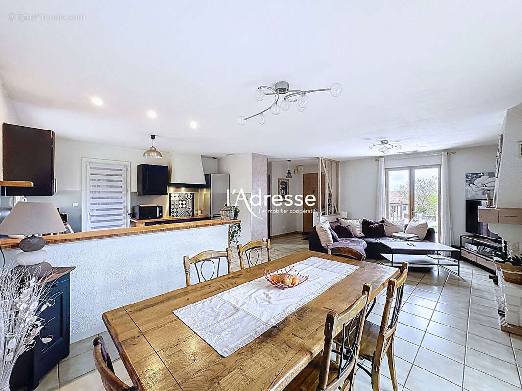 Maison à CORNEBARRIEU