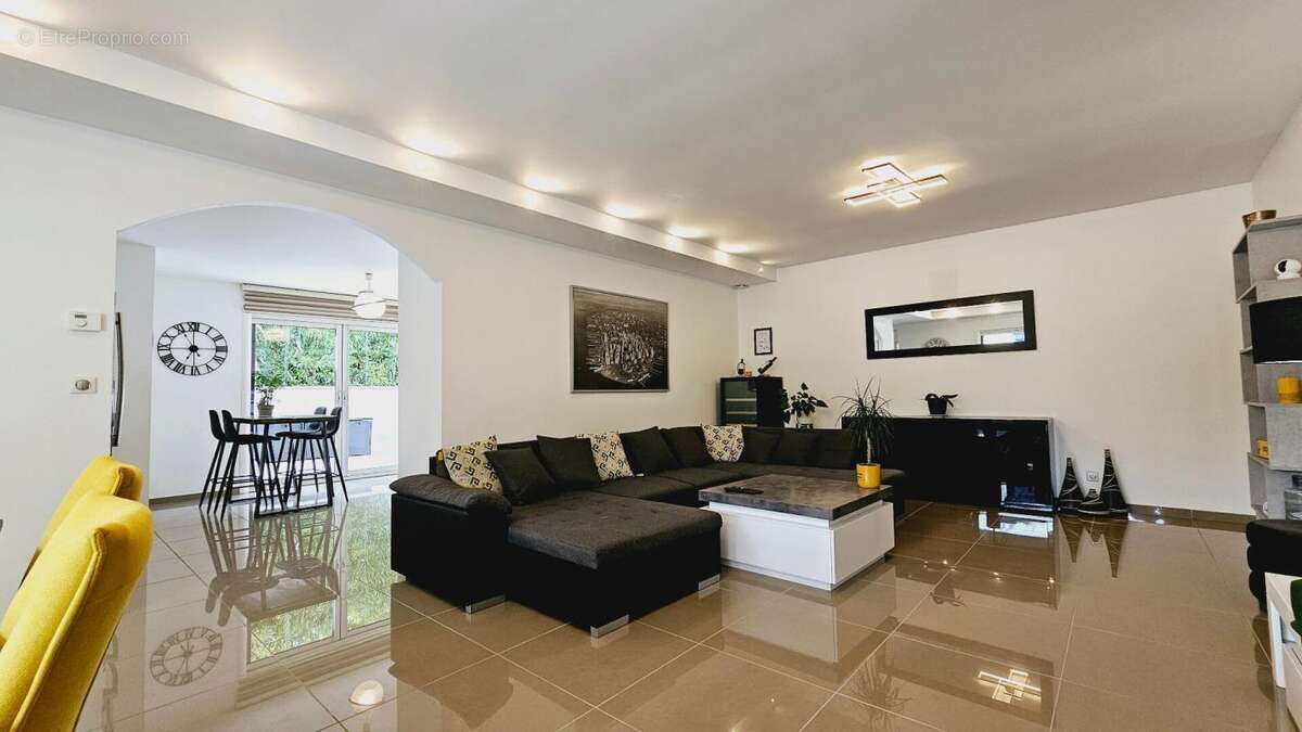 Maison à SAINT-DOULCHARD