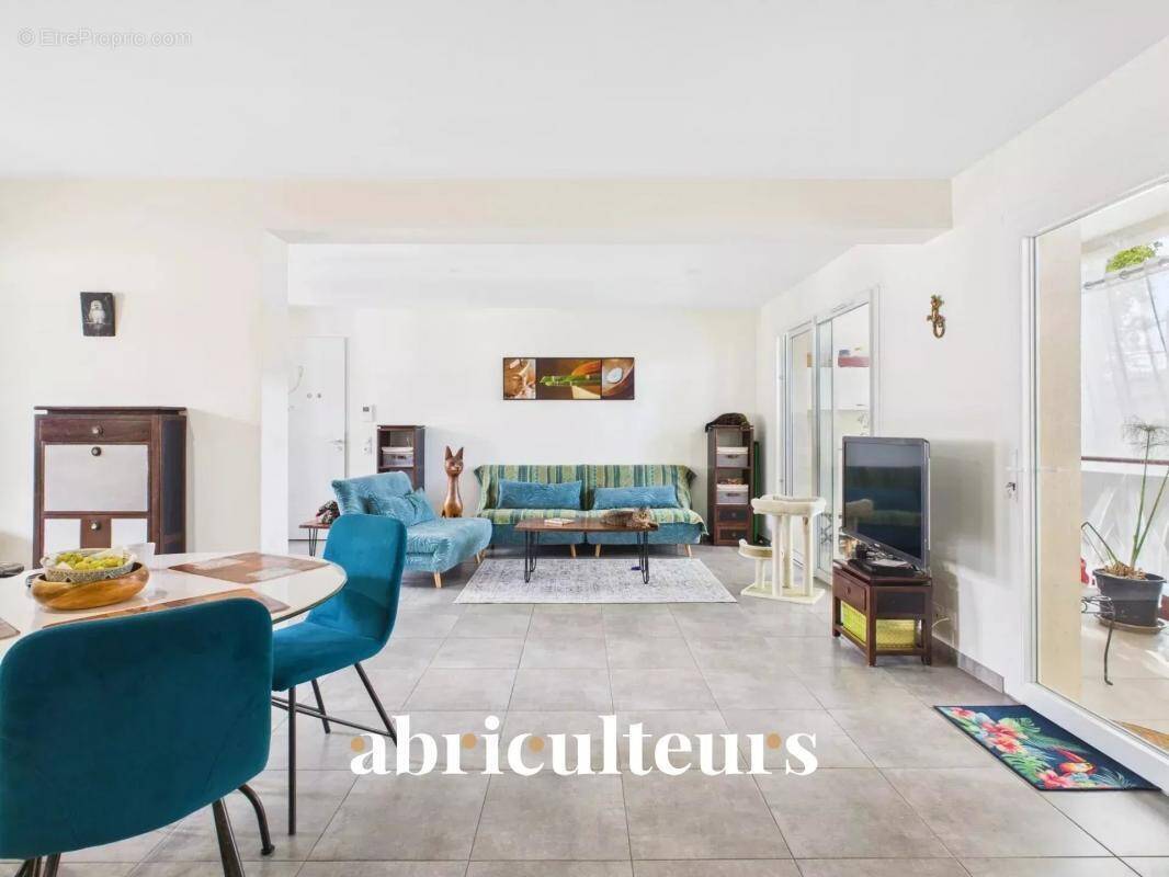 Appartement à PELISSANNE