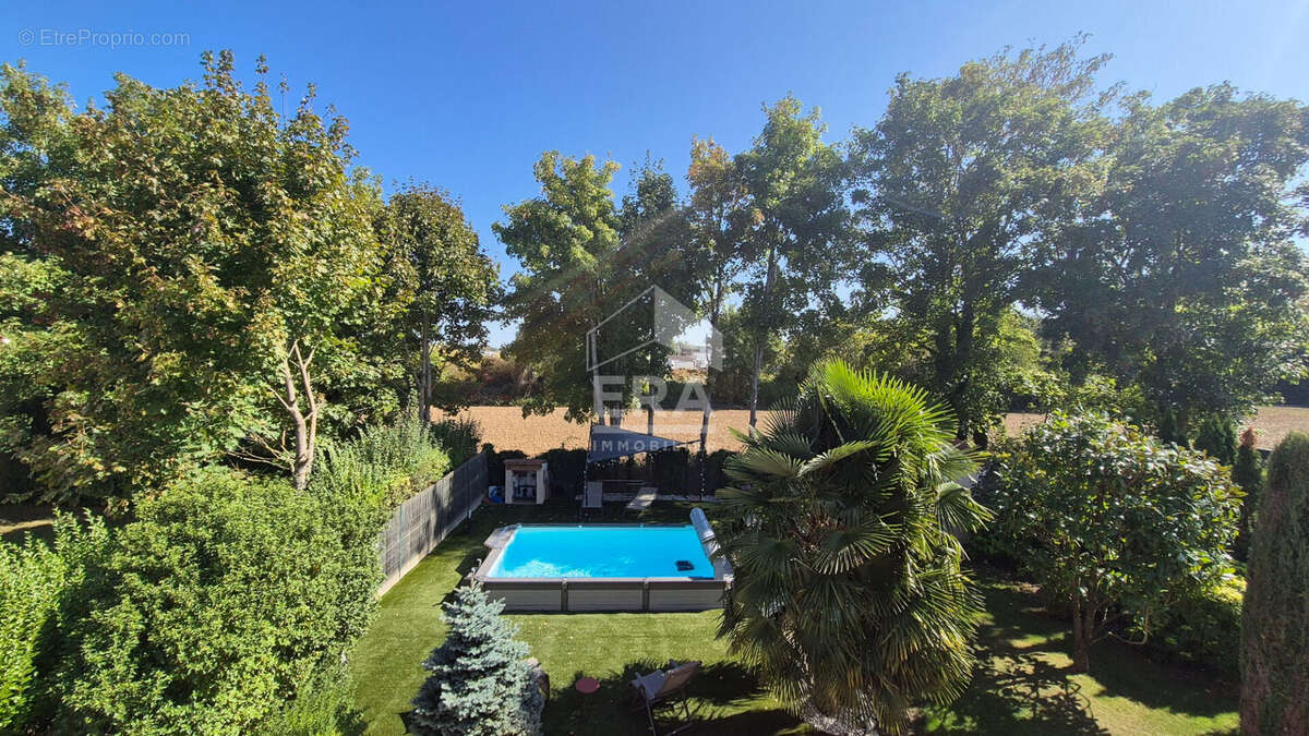 Maison à MANDRES-LES-ROSES