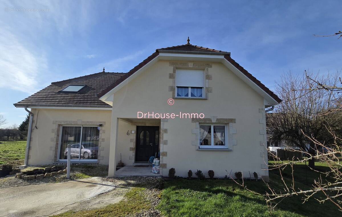 Maison à LUSIGNY-SUR-BARSE