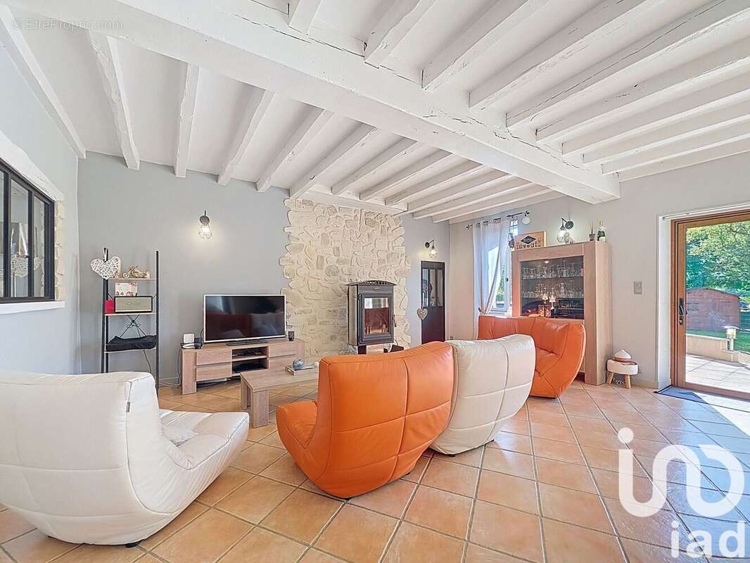 Photo 2 - Maison à BESSON