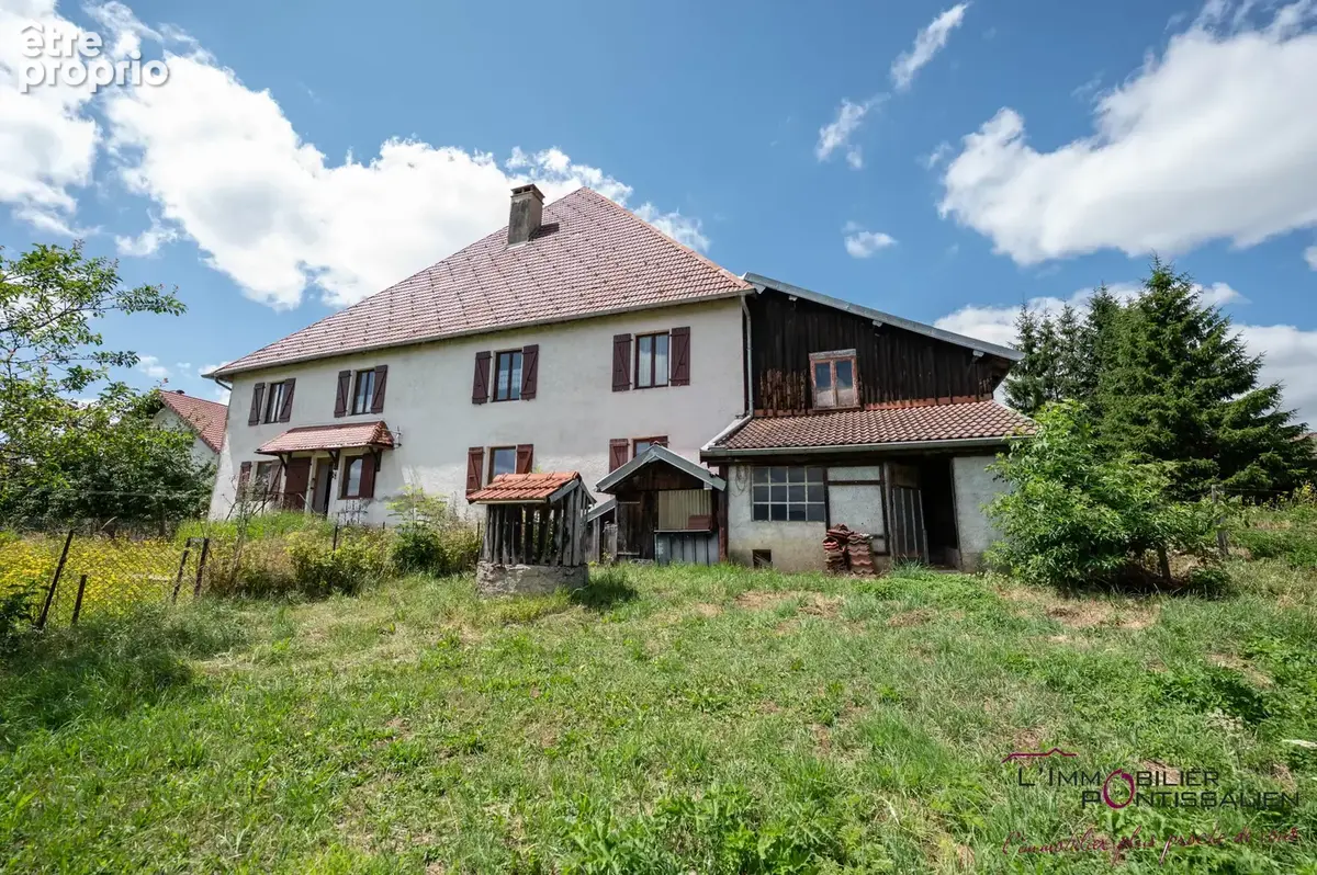 Photo Maison à Dommartin au prix de 639 000€